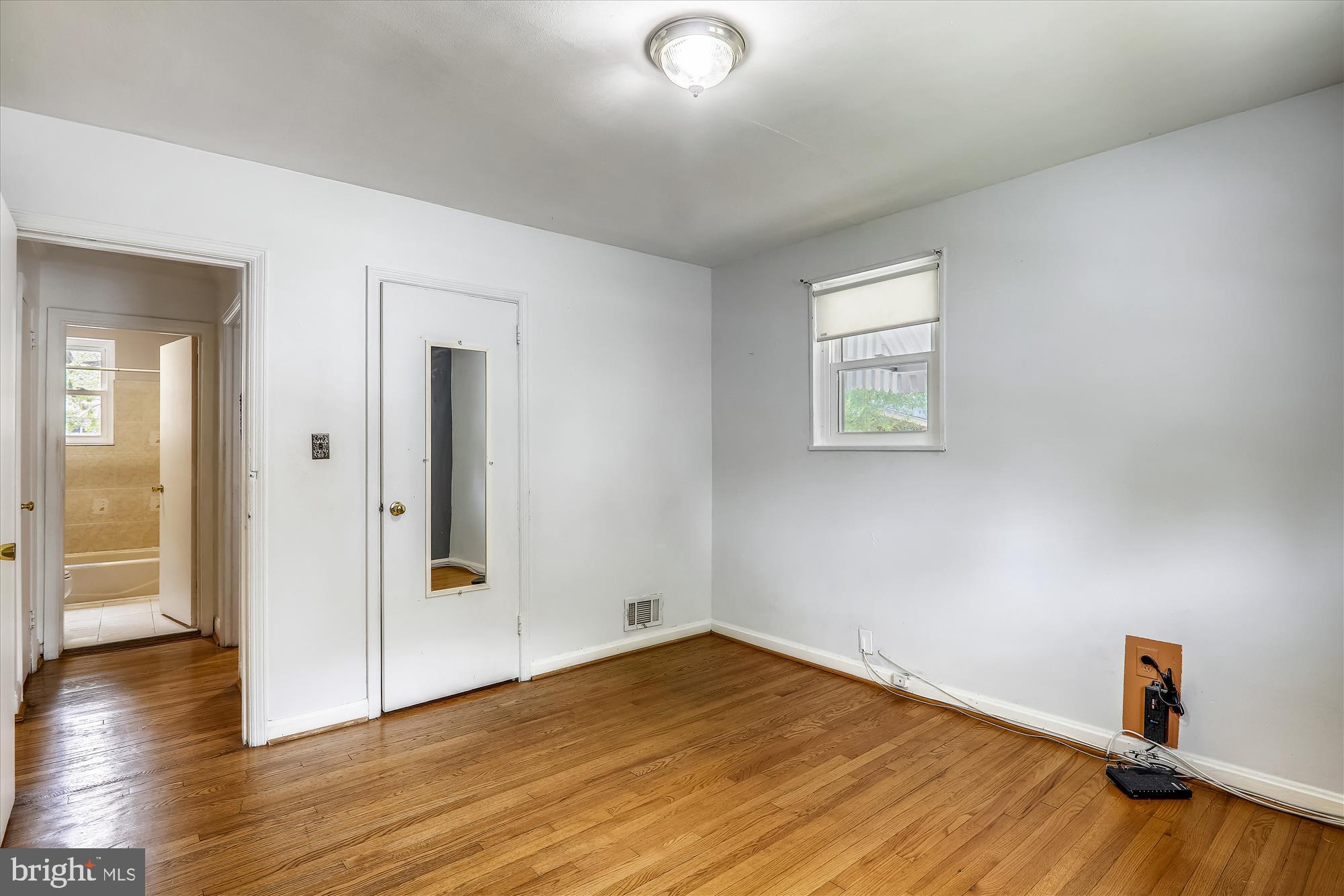 UNIVERSITY GARDENS - Residential