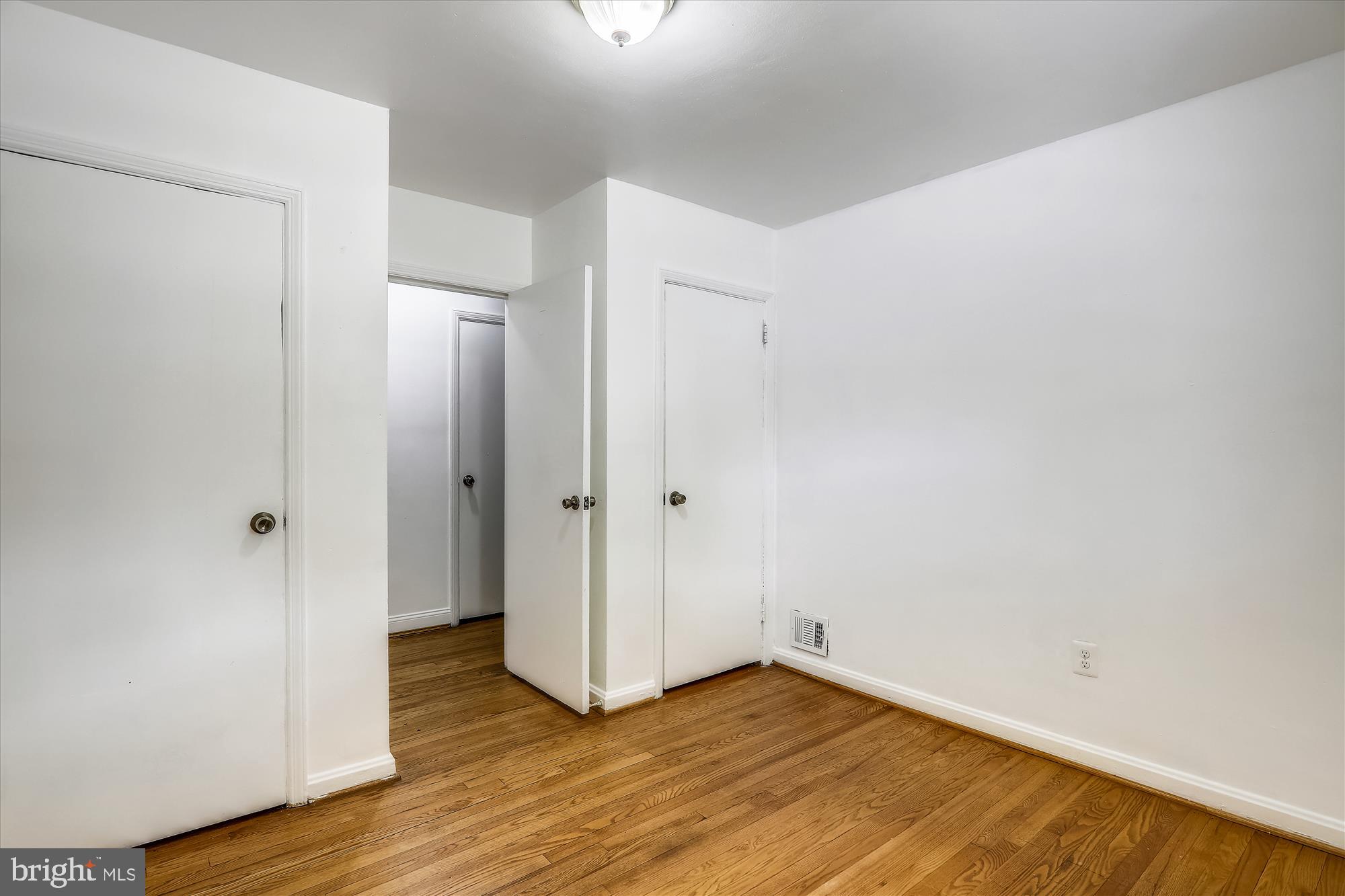 UNIVERSITY GARDENS - Residential