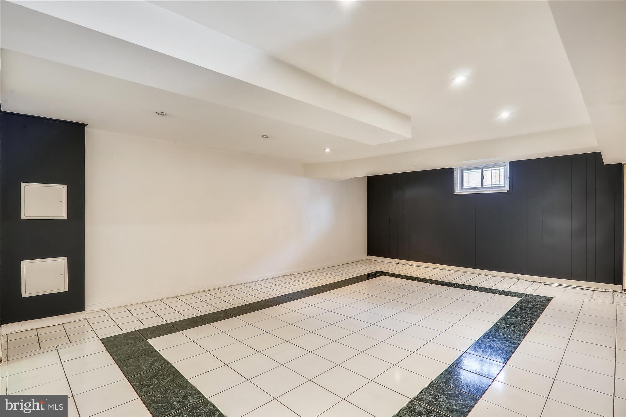 UNIVERSITY GARDENS - Residential