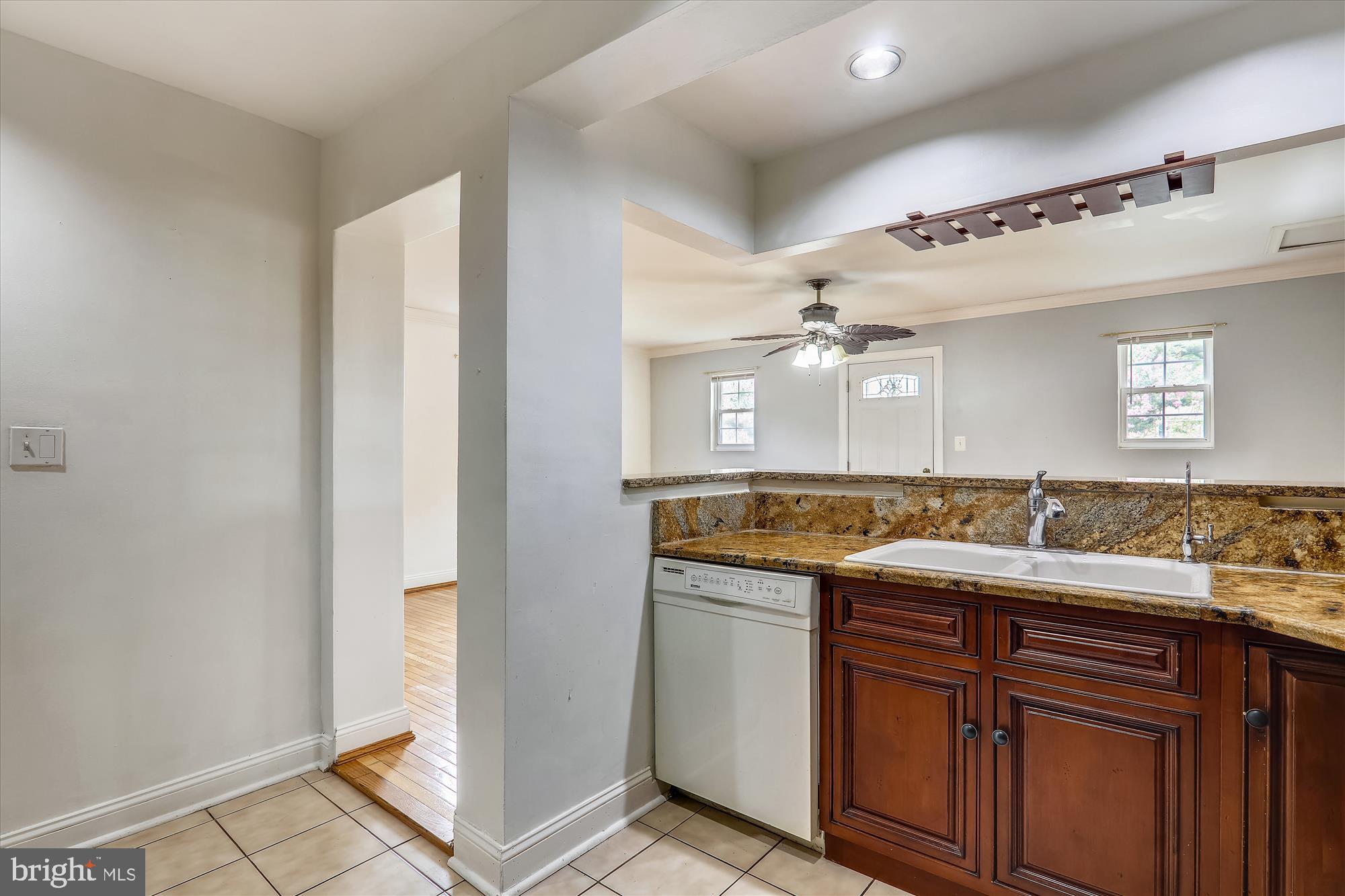 UNIVERSITY GARDENS - Residential