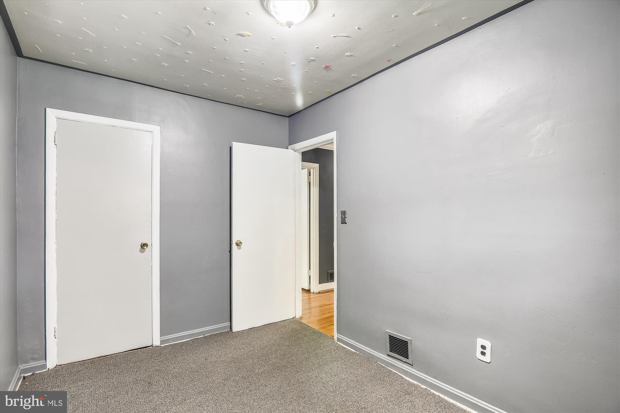 UNIVERSITY GARDENS - Residential