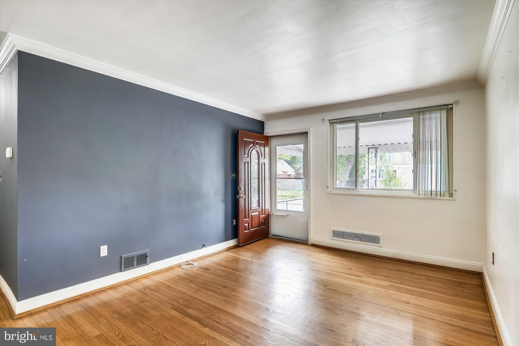 UNIVERSITY GARDENS - Residential