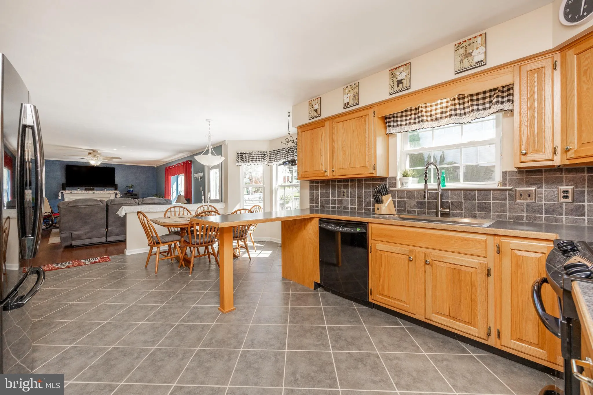 Harleysville, Pennsylvania 19438, United States, 4 Bedrooms Bedrooms, ,3 BathroomsBathrooms,Residential,Active,110174