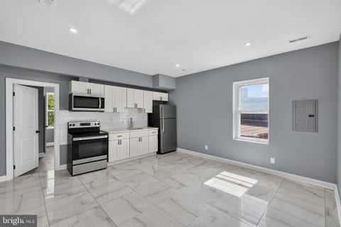 Townhouse For Rent - 2141 S 64th Street #2<br/> Philadelphia County, PHILADELPHIA, PA 19142