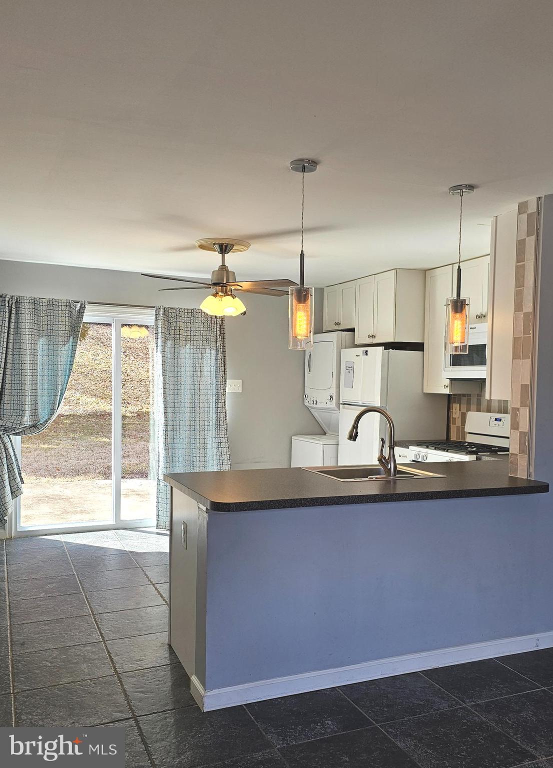 ACADEMY ACRES - Residential Lease