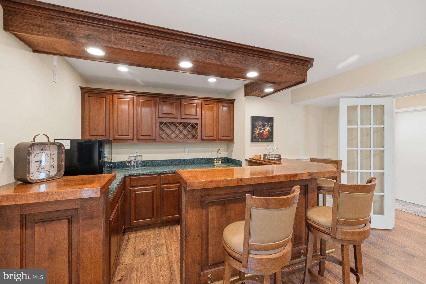 BURLEIGH MANOR - Residential