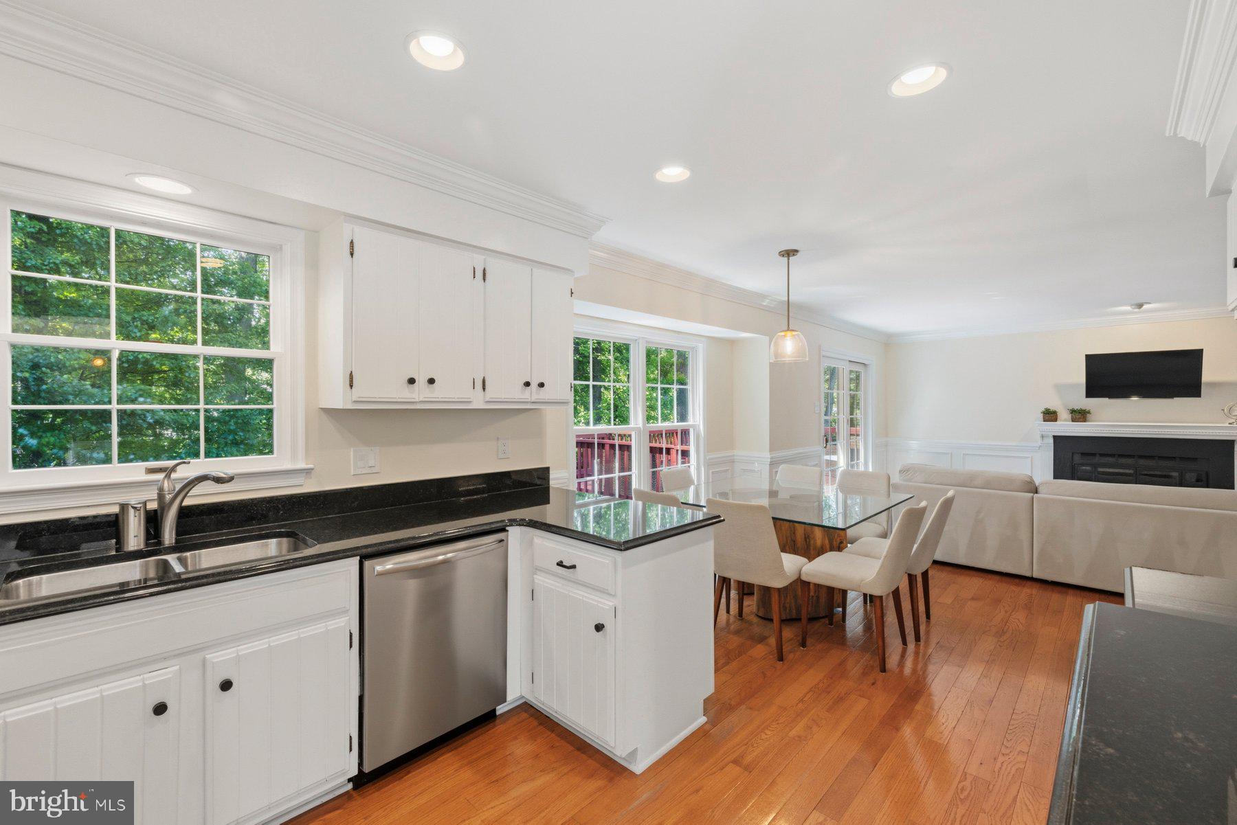 BURLEIGH MANOR - Residential