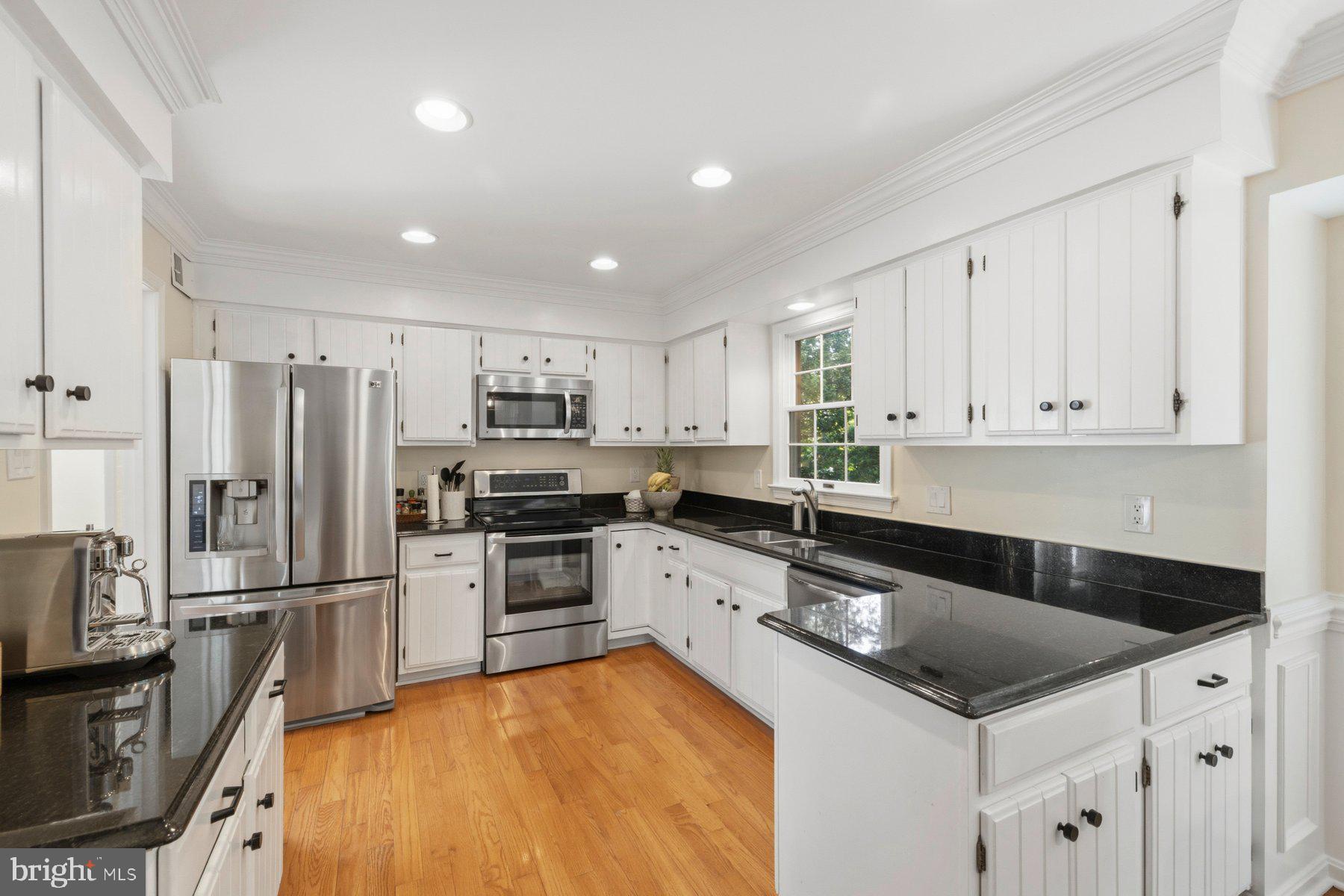 BURLEIGH MANOR - Residential