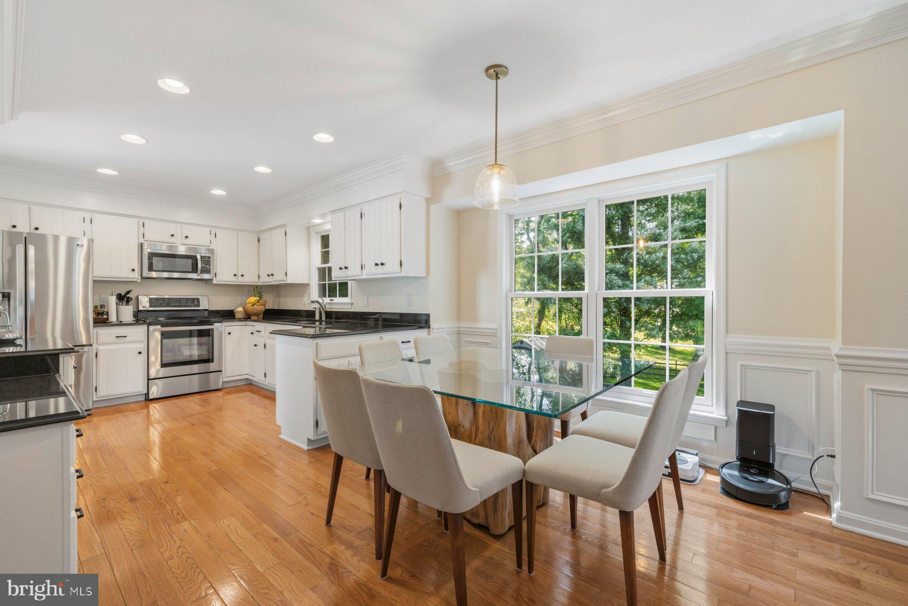 BURLEIGH MANOR - Residential