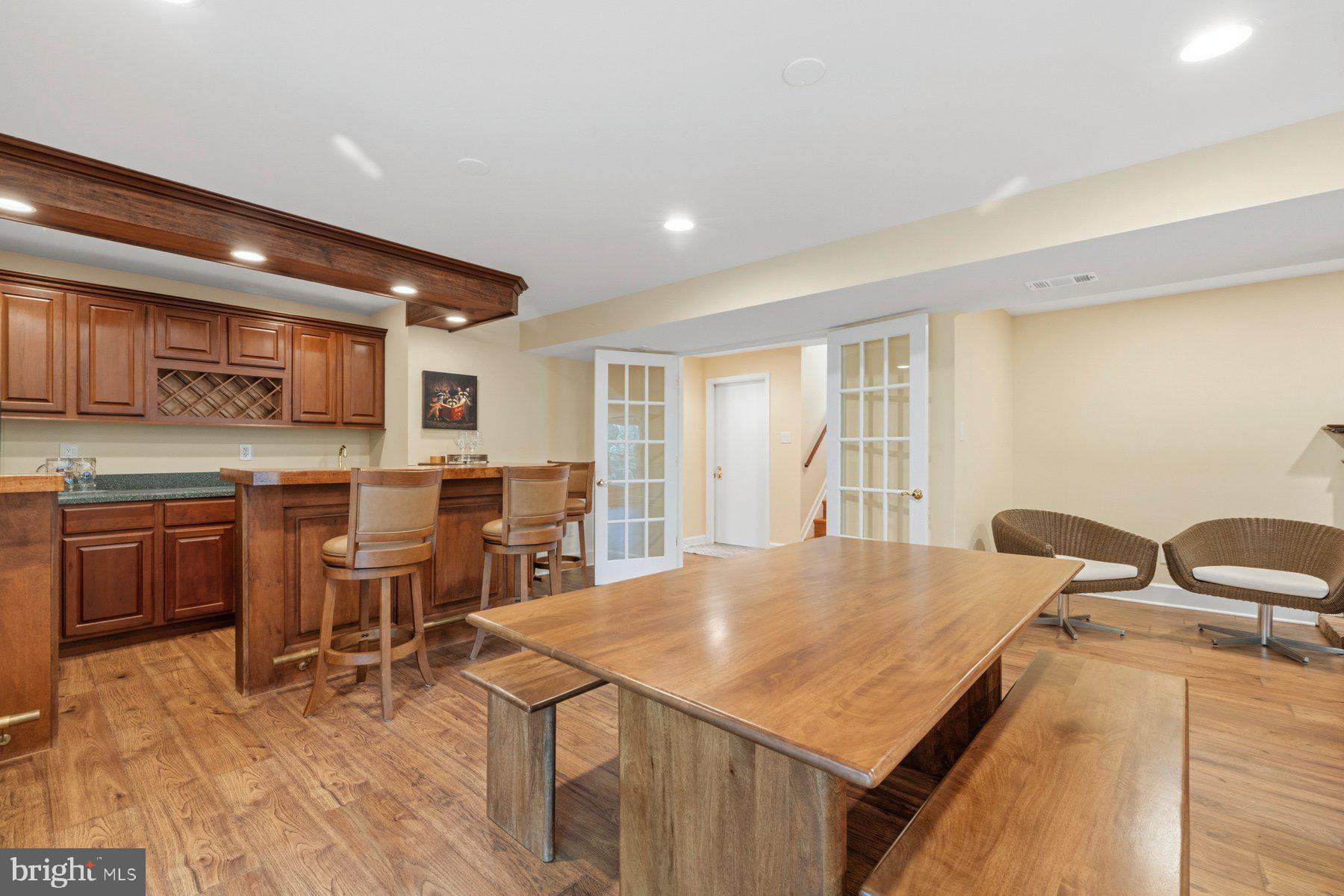 BURLEIGH MANOR - Residential
