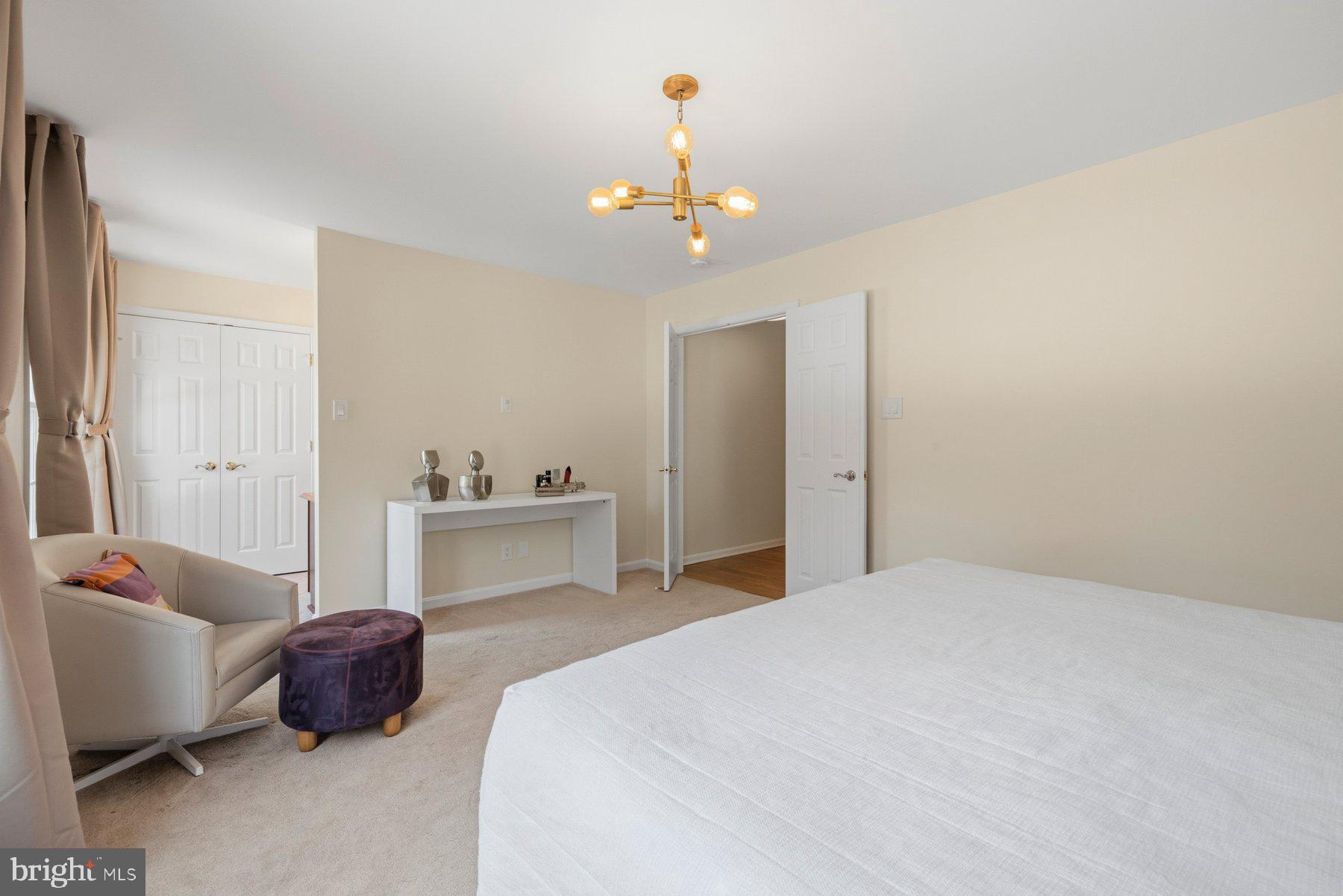 BURLEIGH MANOR - Residential