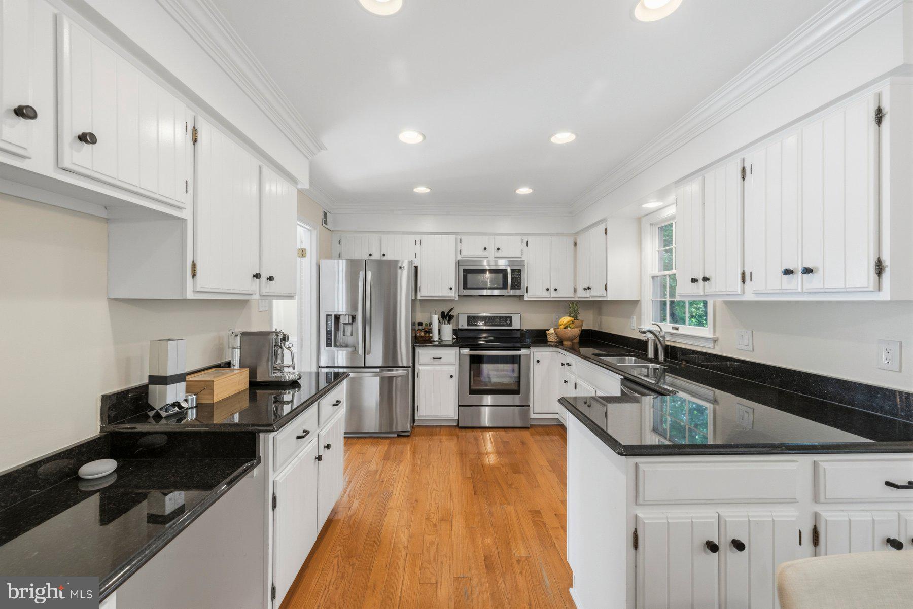BURLEIGH MANOR - Residential