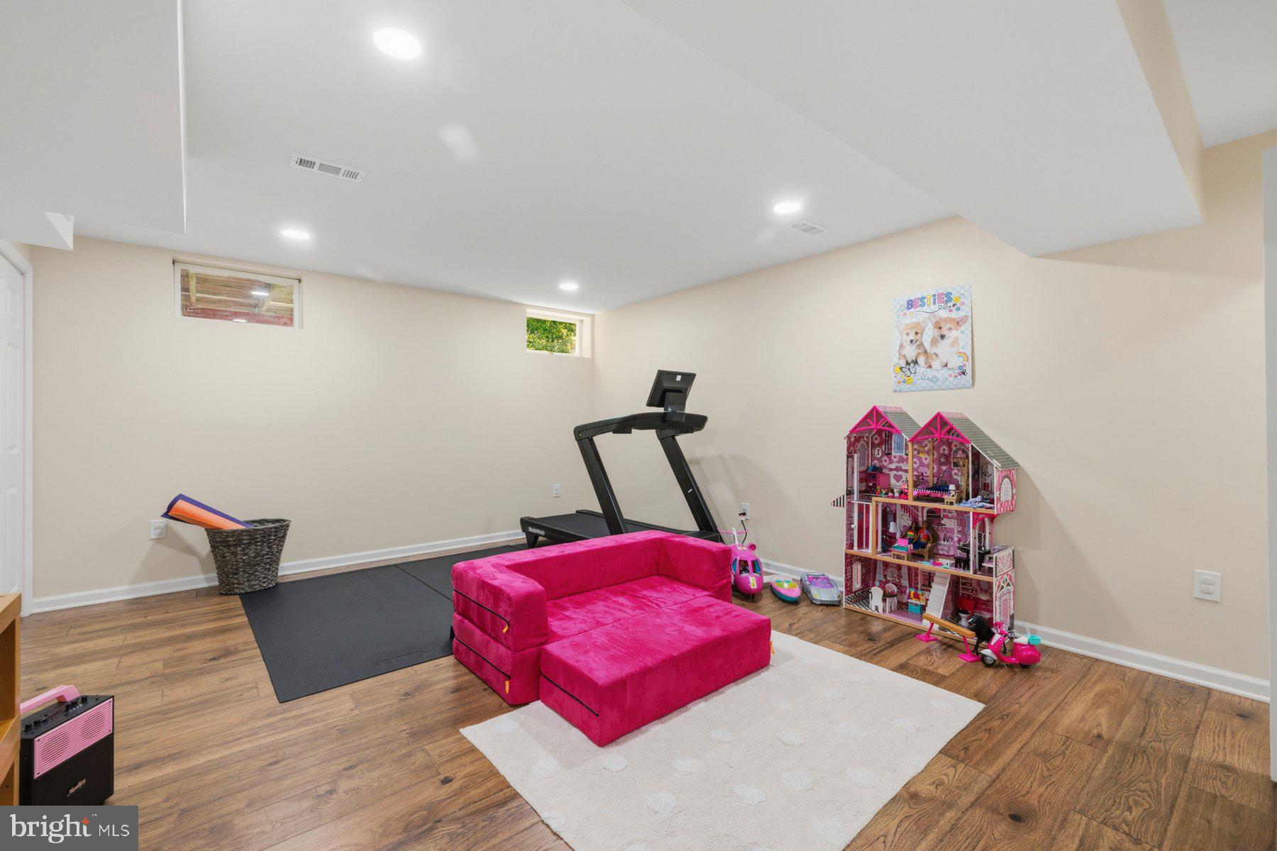 BURLEIGH MANOR - Residential