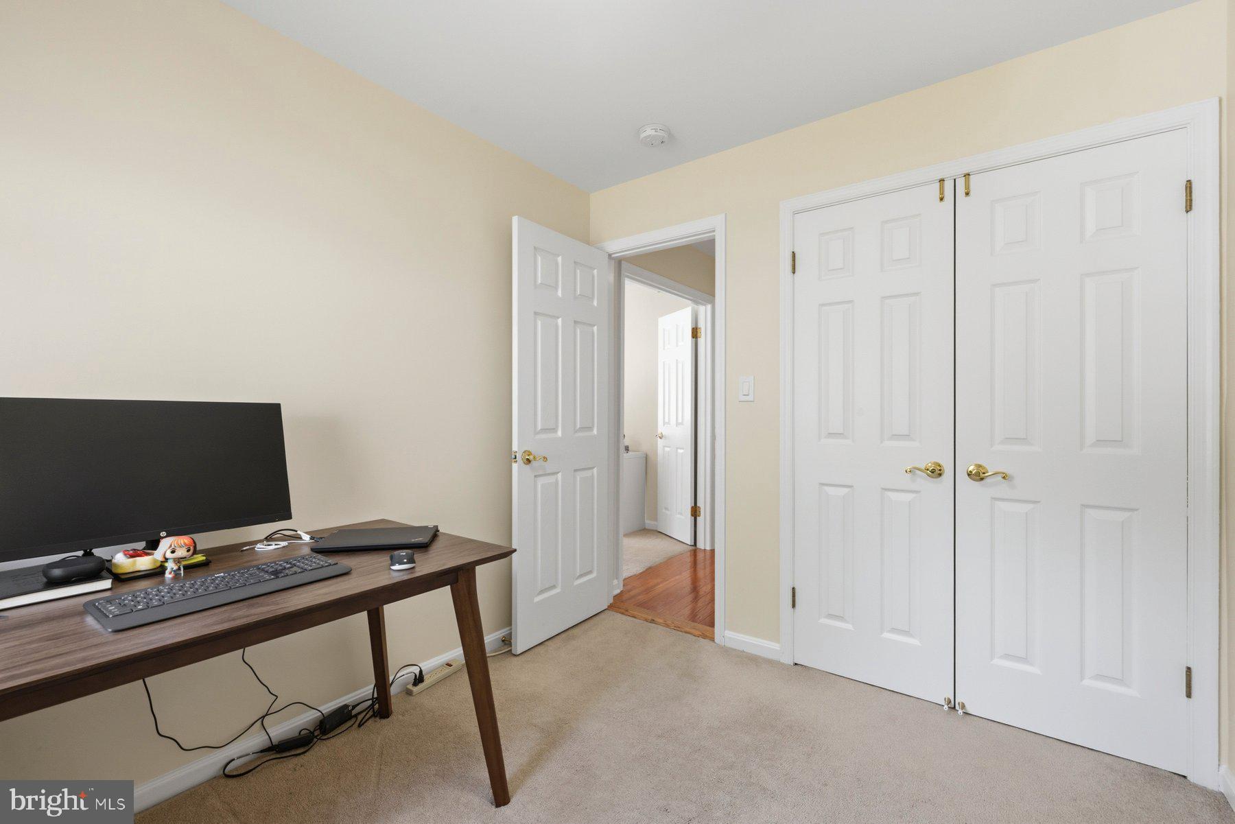 BURLEIGH MANOR - Residential