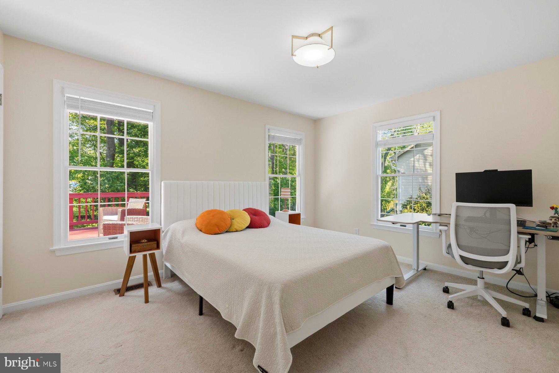 BURLEIGH MANOR - Residential
