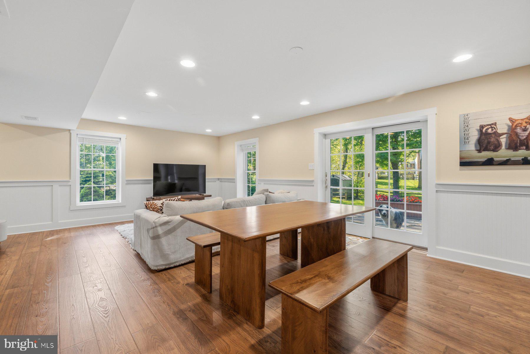 BURLEIGH MANOR - Residential
