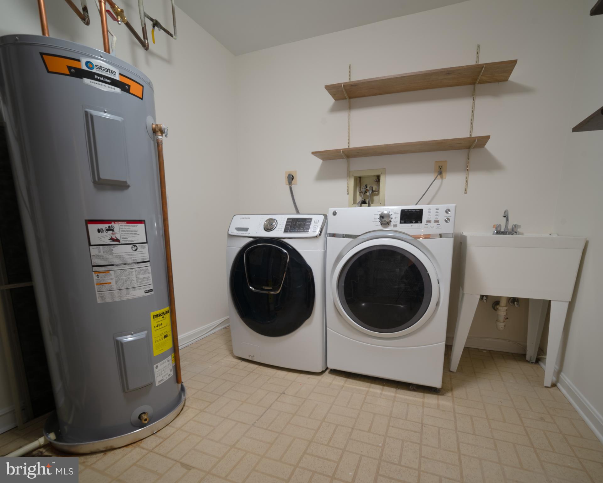 MANOR VILLAGE - Residential