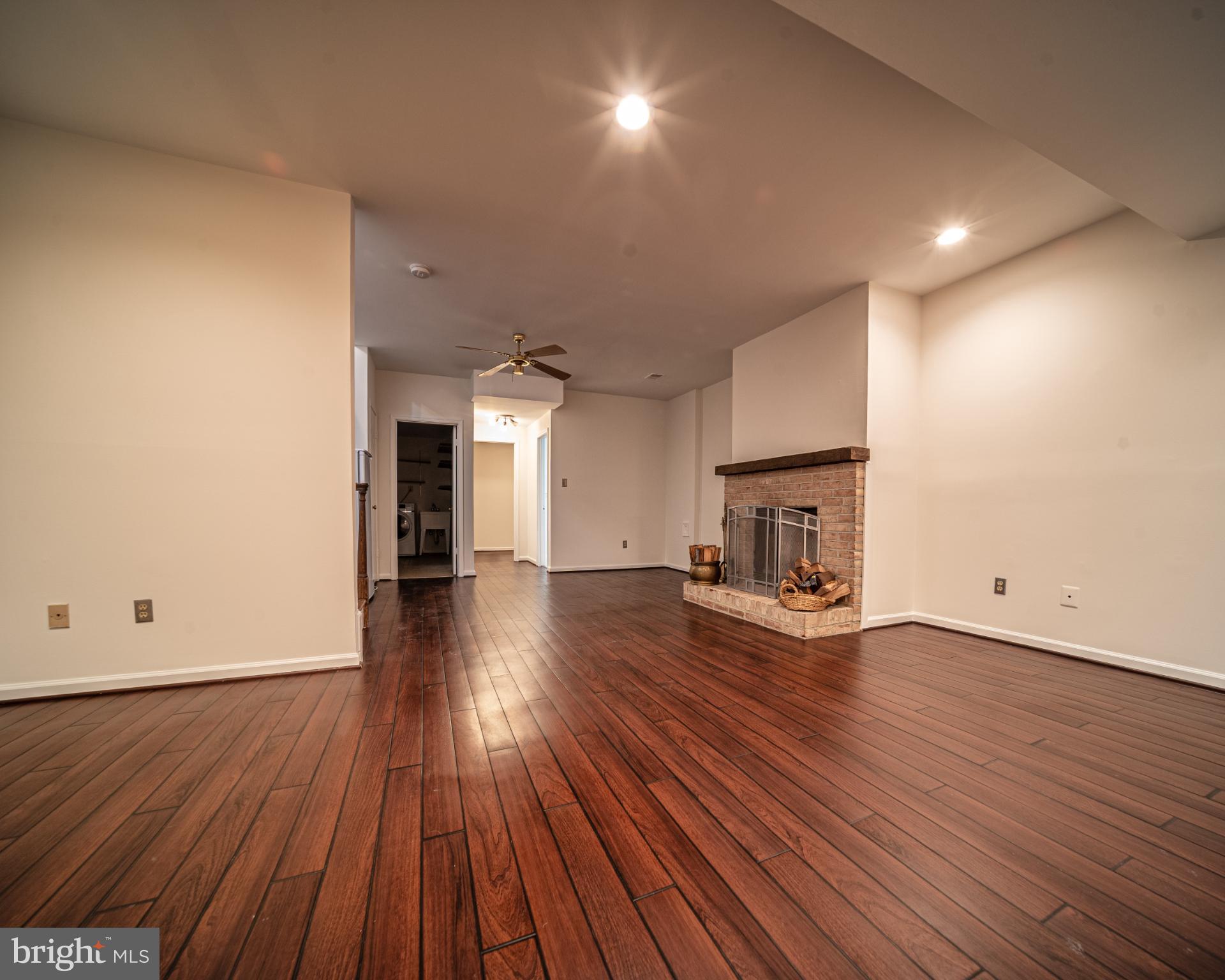 MANOR VILLAGE - Residential