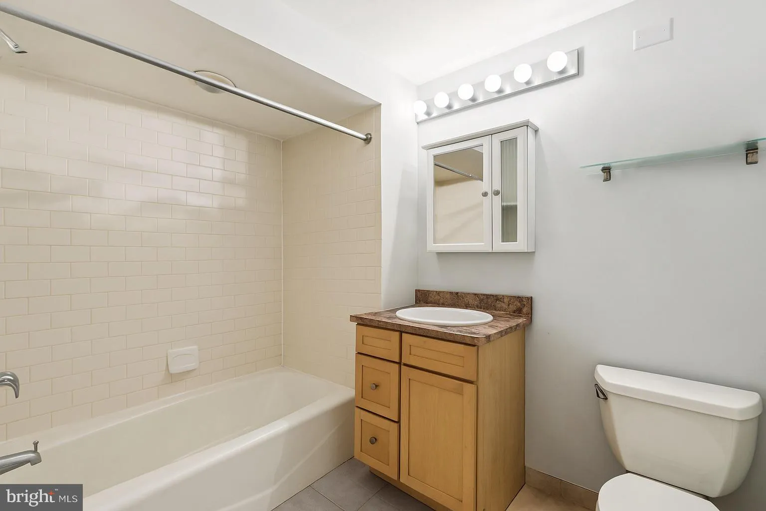 Philadelphia, Pennsylvania 19102, United States, 1 Bedroom Bedrooms, ,1 BathroomBathrooms,Residential,Active,145317
