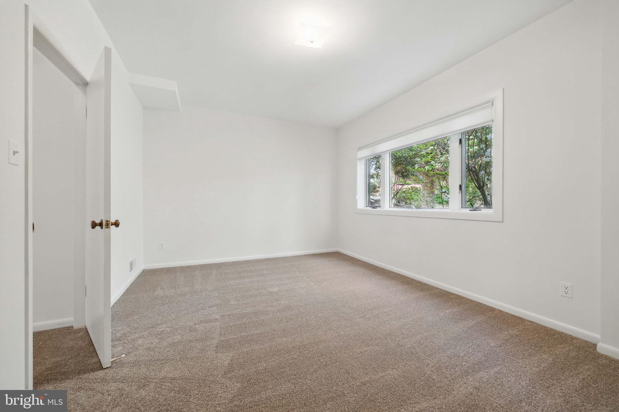 CHAIN BRIDGE FOREST - Residential