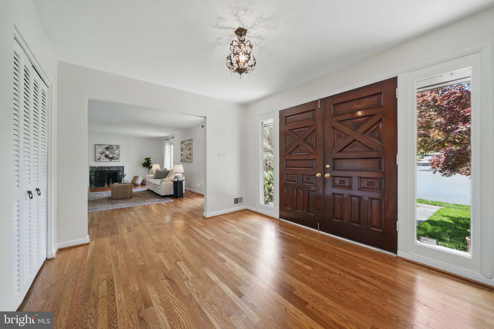 CHAIN BRIDGE FOREST - Residential