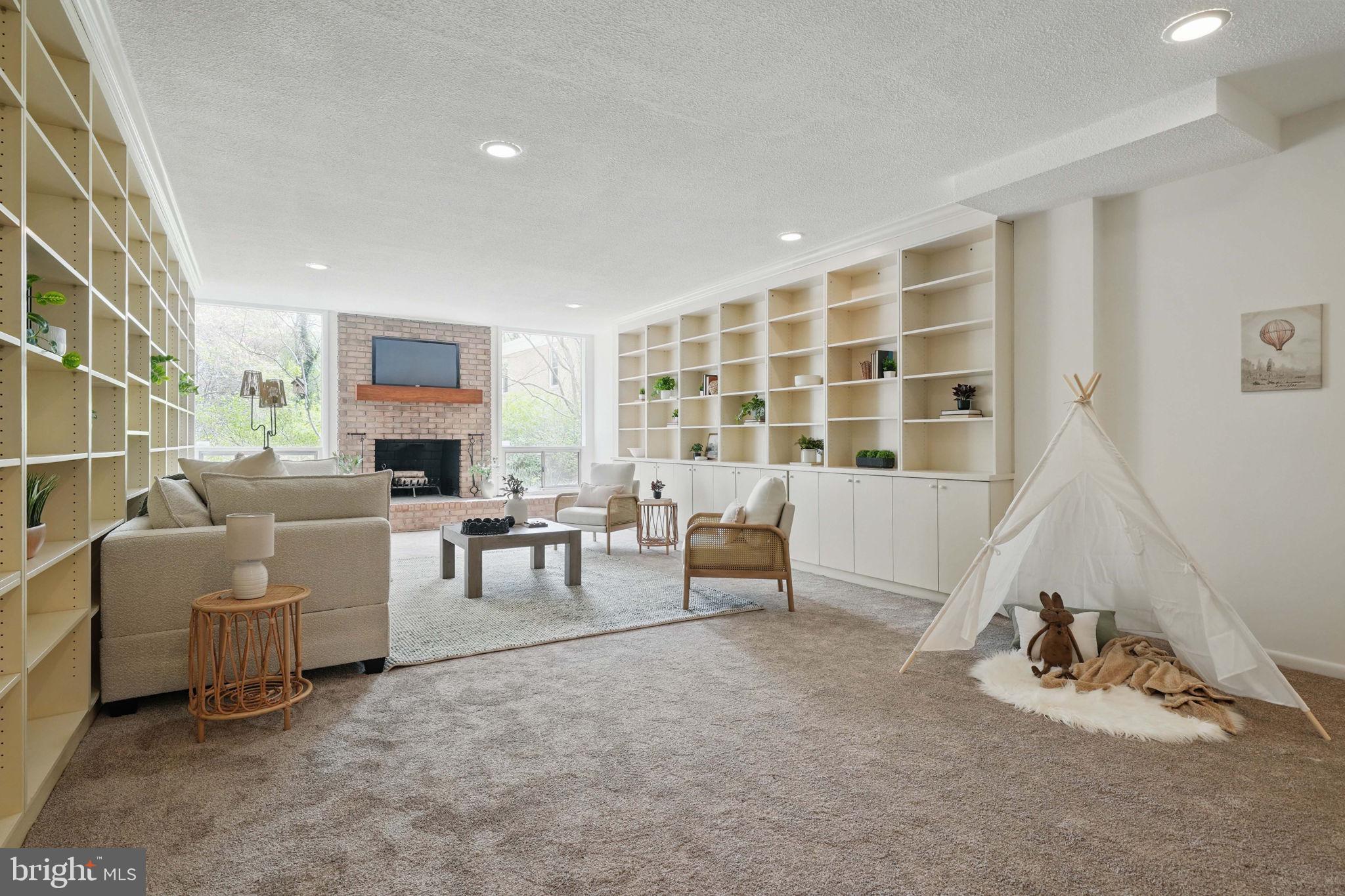 CHAIN BRIDGE FOREST - Residential