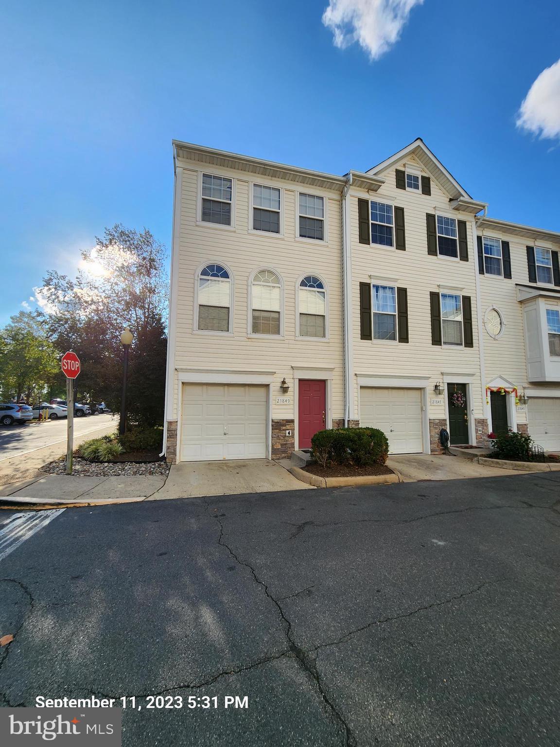 HEARTHSIDE AT FLYNNS CROSSING - Residential