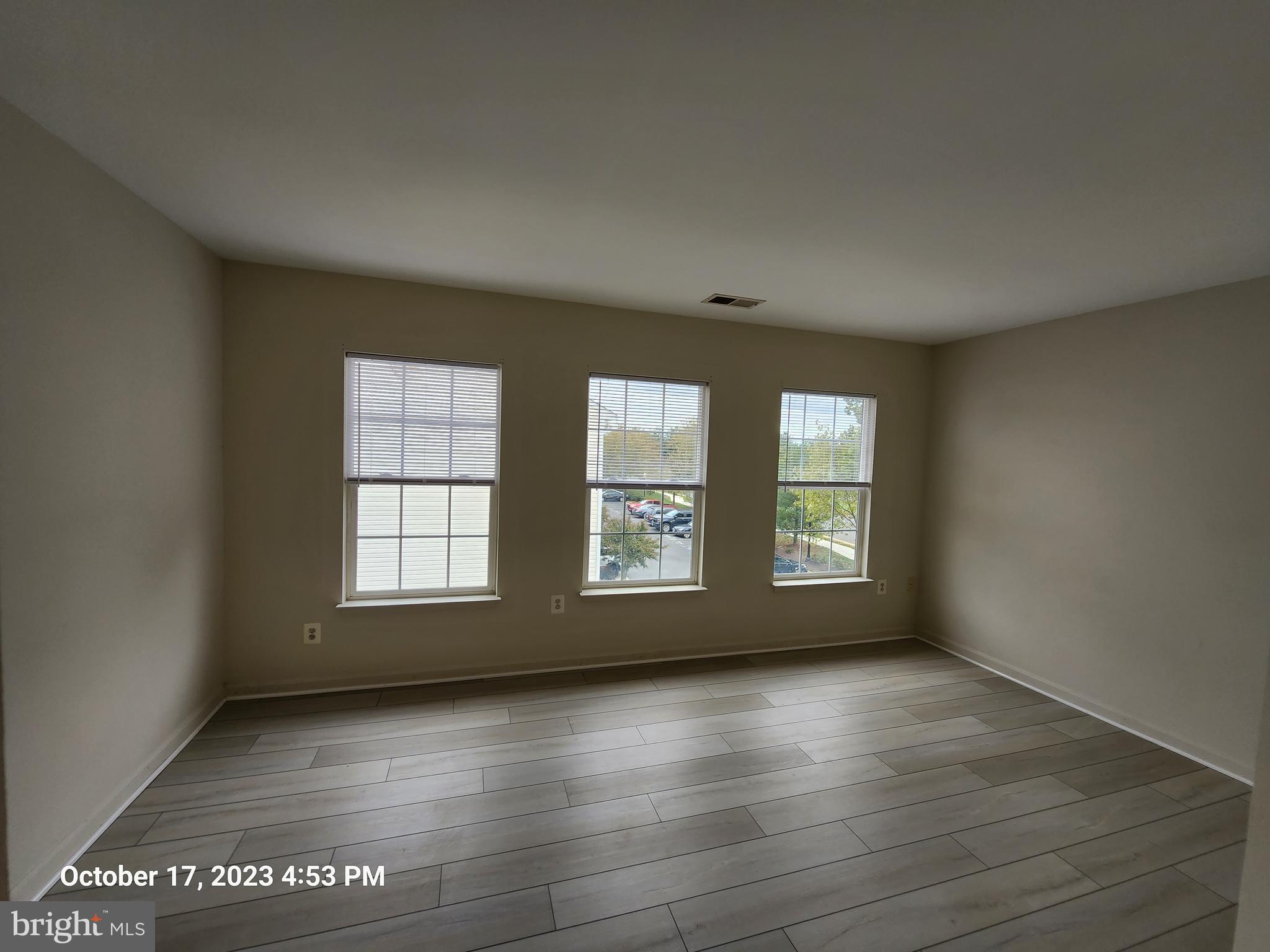 HEARTHSIDE AT FLYNNS CROSSING - Residential