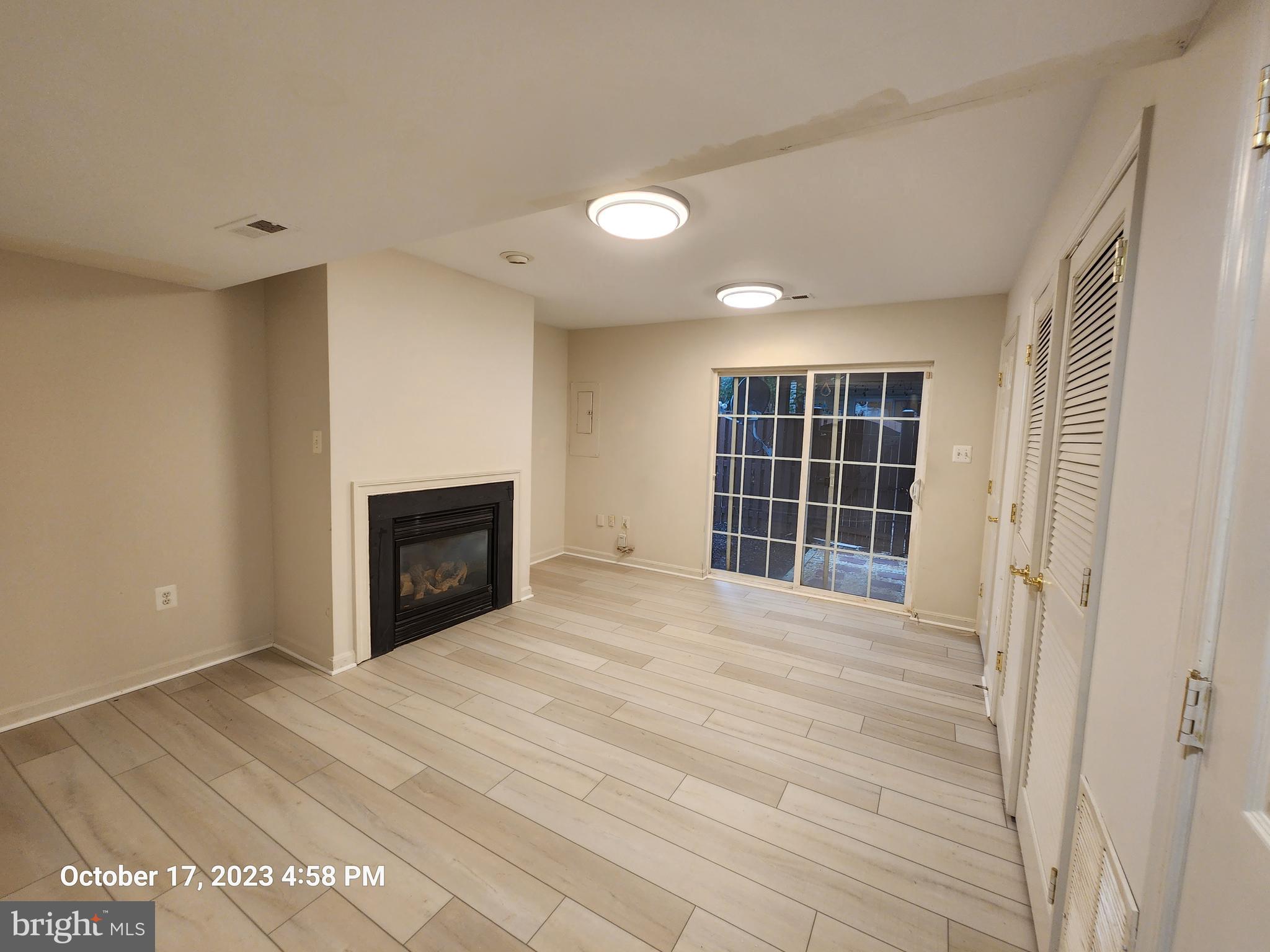 HEARTHSIDE AT FLYNNS CROSSING - Residential