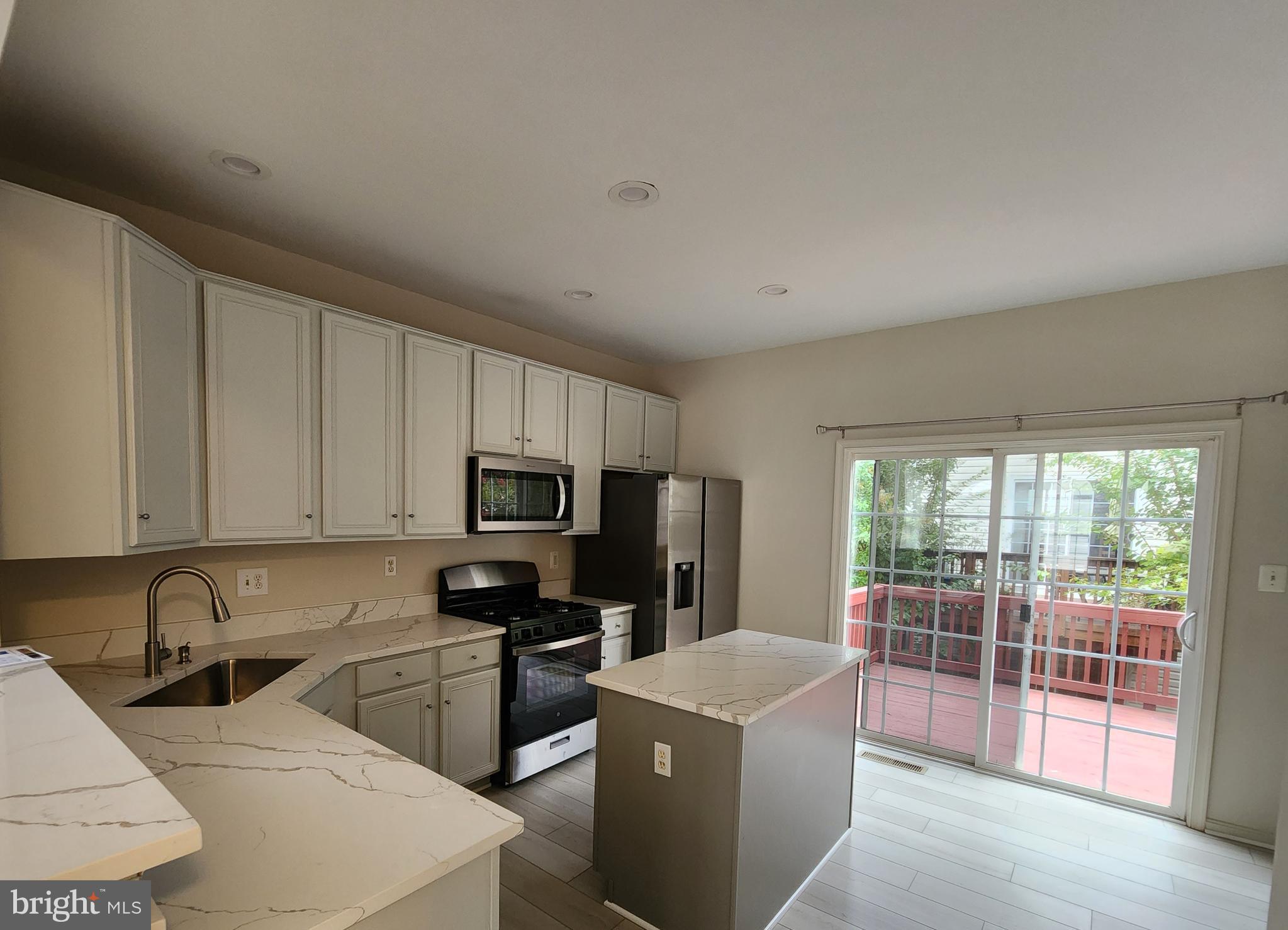 HEARTHSIDE AT FLYNNS CROSSING - Residential