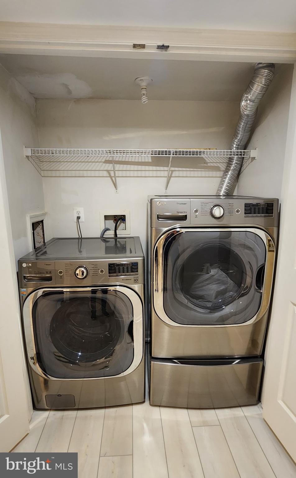 HEARTHSIDE AT FLYNNS CROSSING - Residential