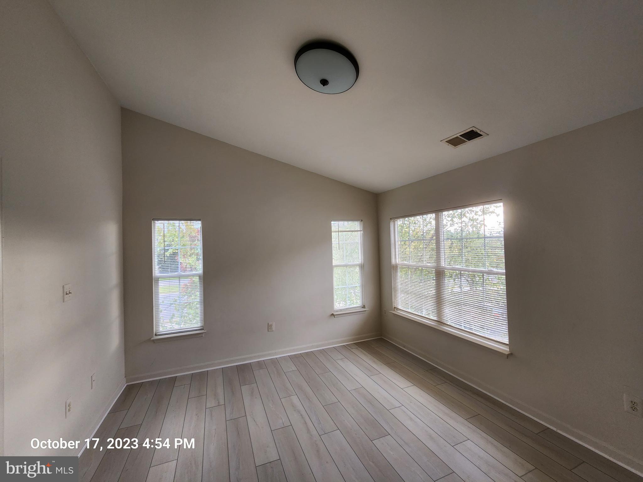 HEARTHSIDE AT FLYNNS CROSSING - Residential