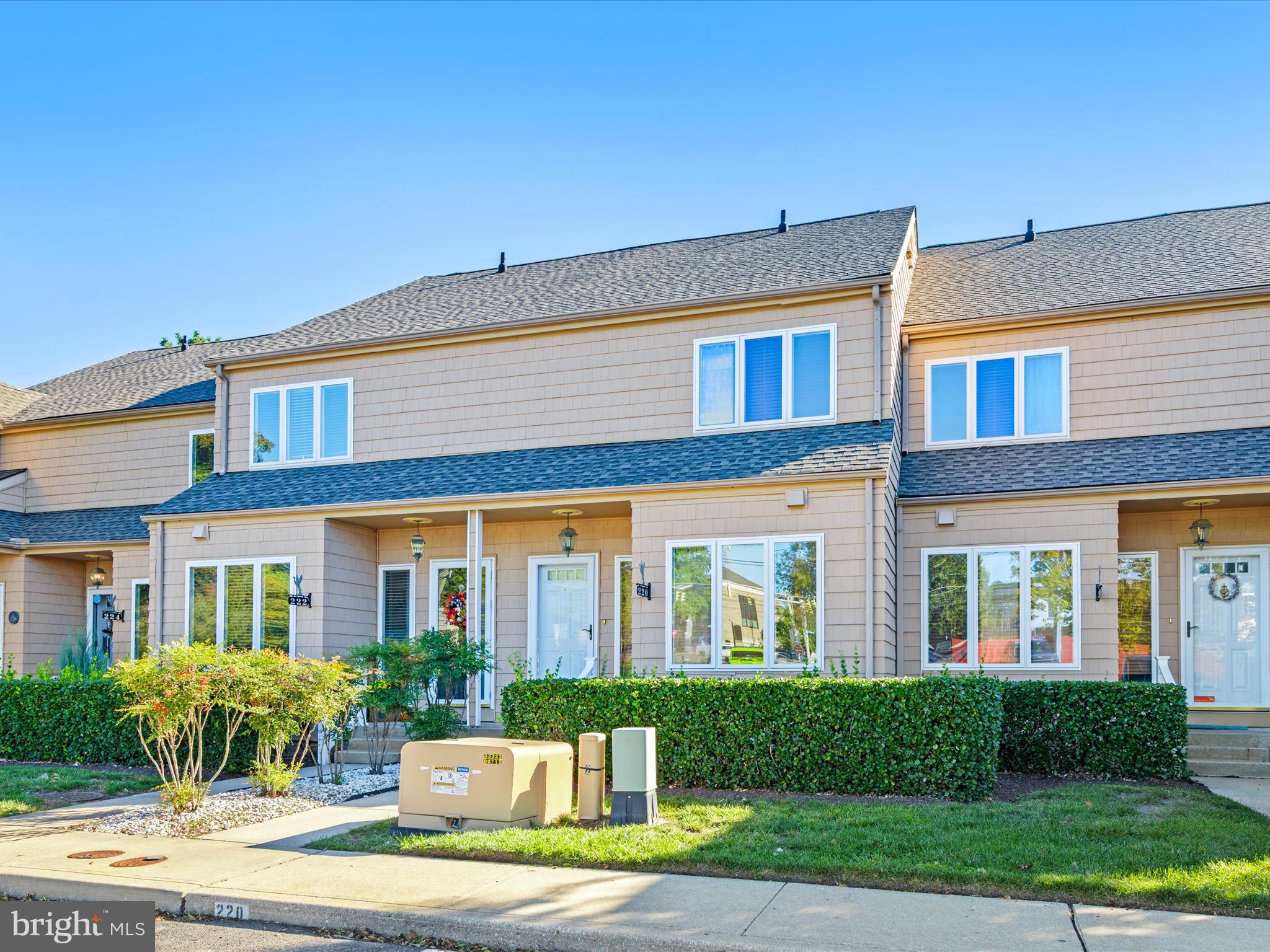 220 MARKET SQUARE 4C