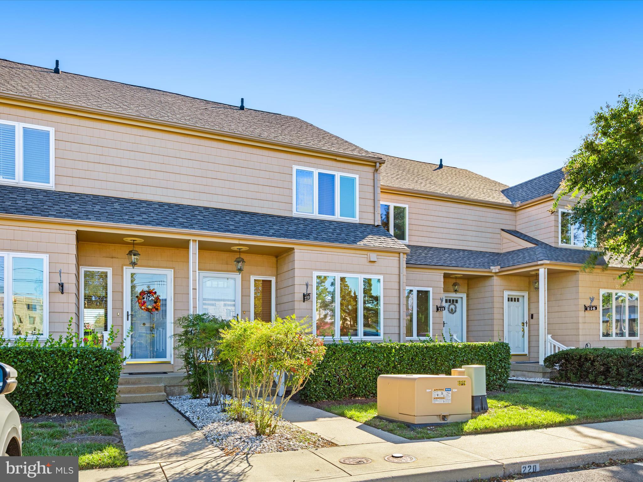 220 MARKET SQUARE 4C