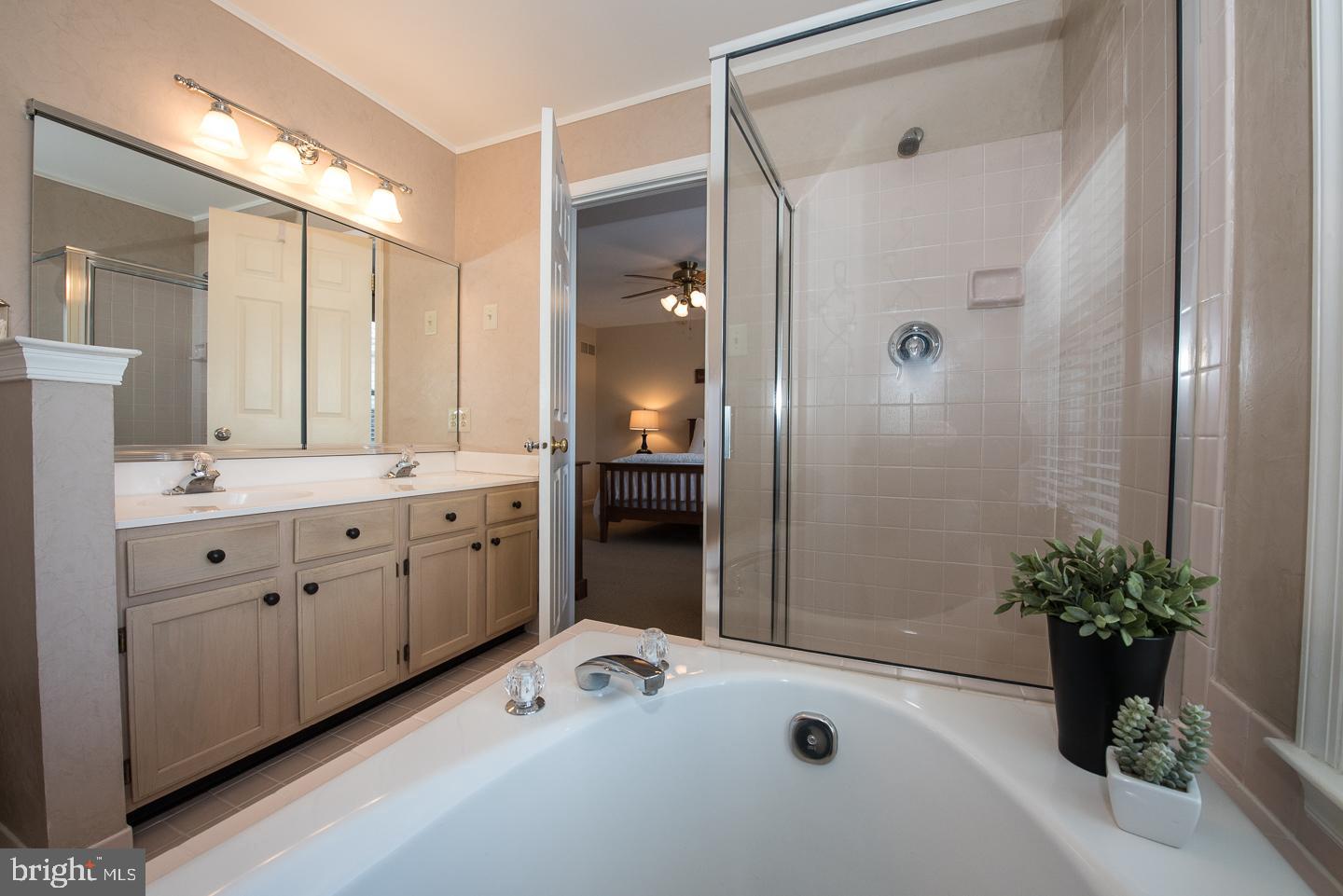 THORNHILL - Residential