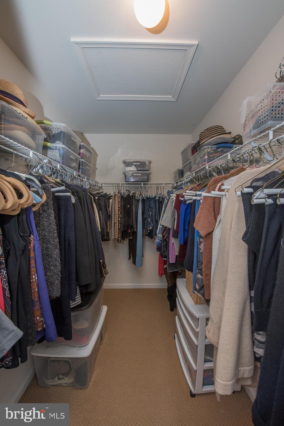 THORNHILL - Residential