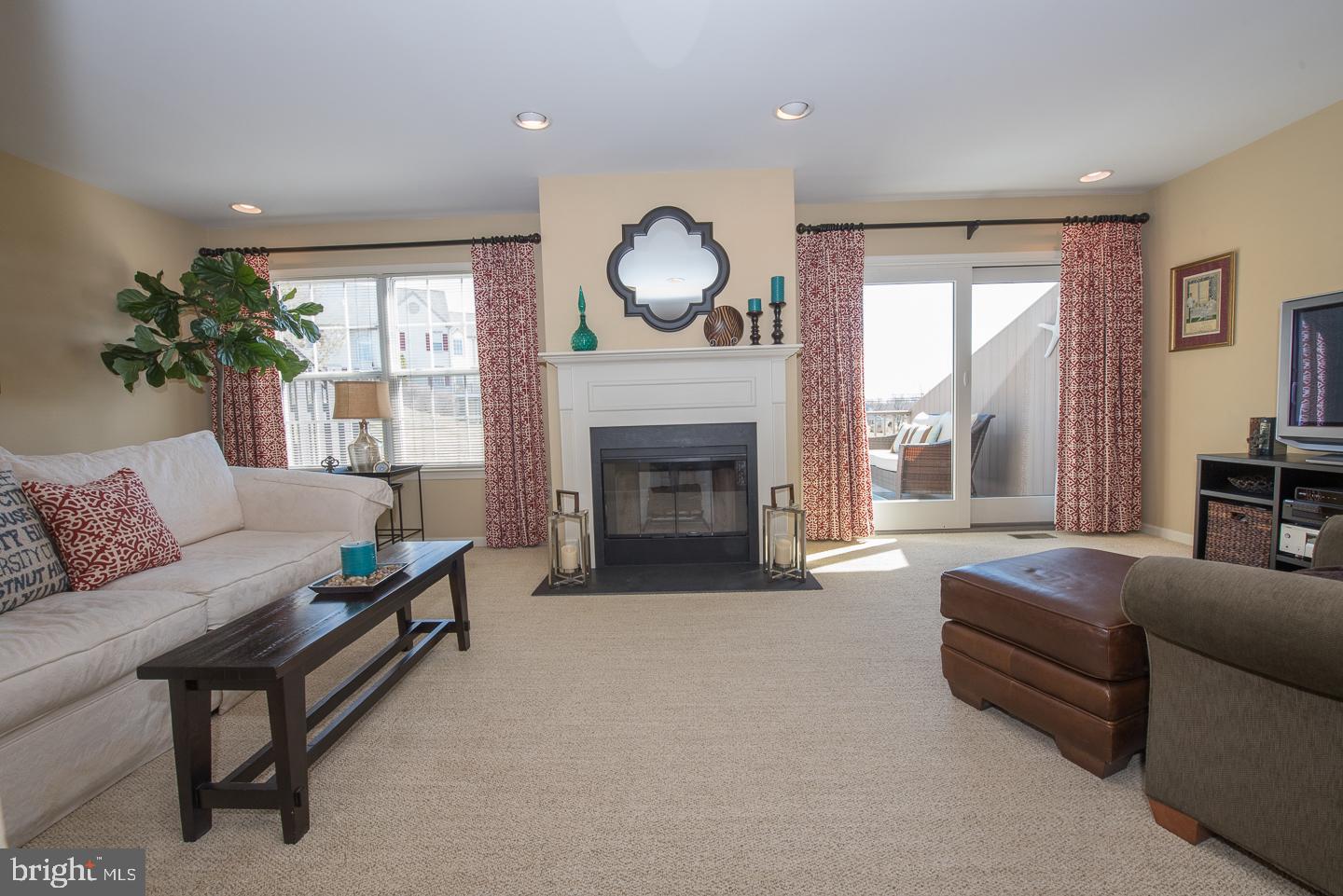 THORNHILL - Residential