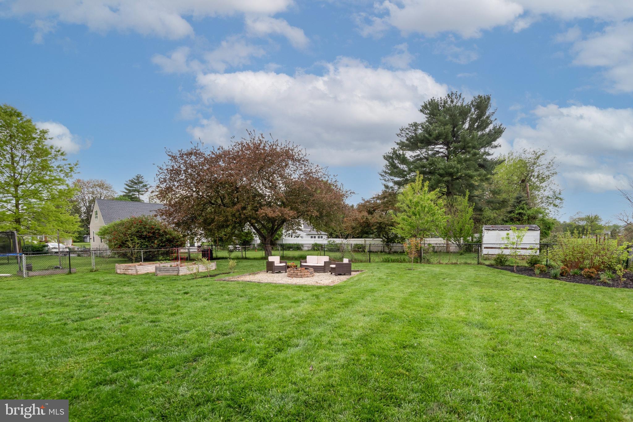 ASTON ARMS - Residential