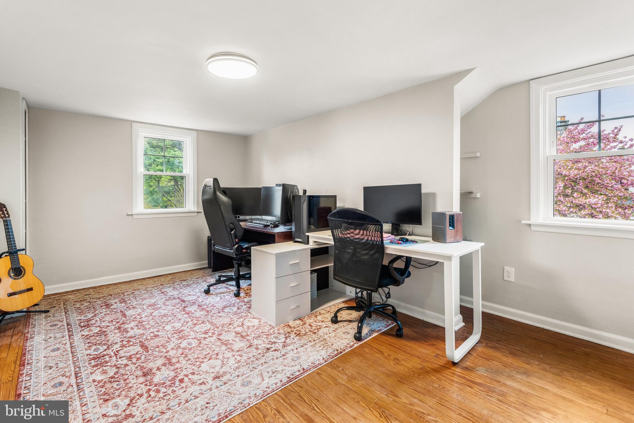 ASTON ARMS - Residential