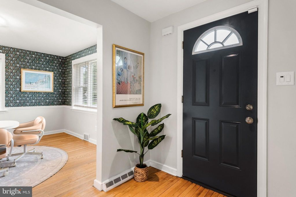 Photo of 214 W Brookhaven Road, BROOKHAVEN, PA 19015 (MLS # PADE2113704)