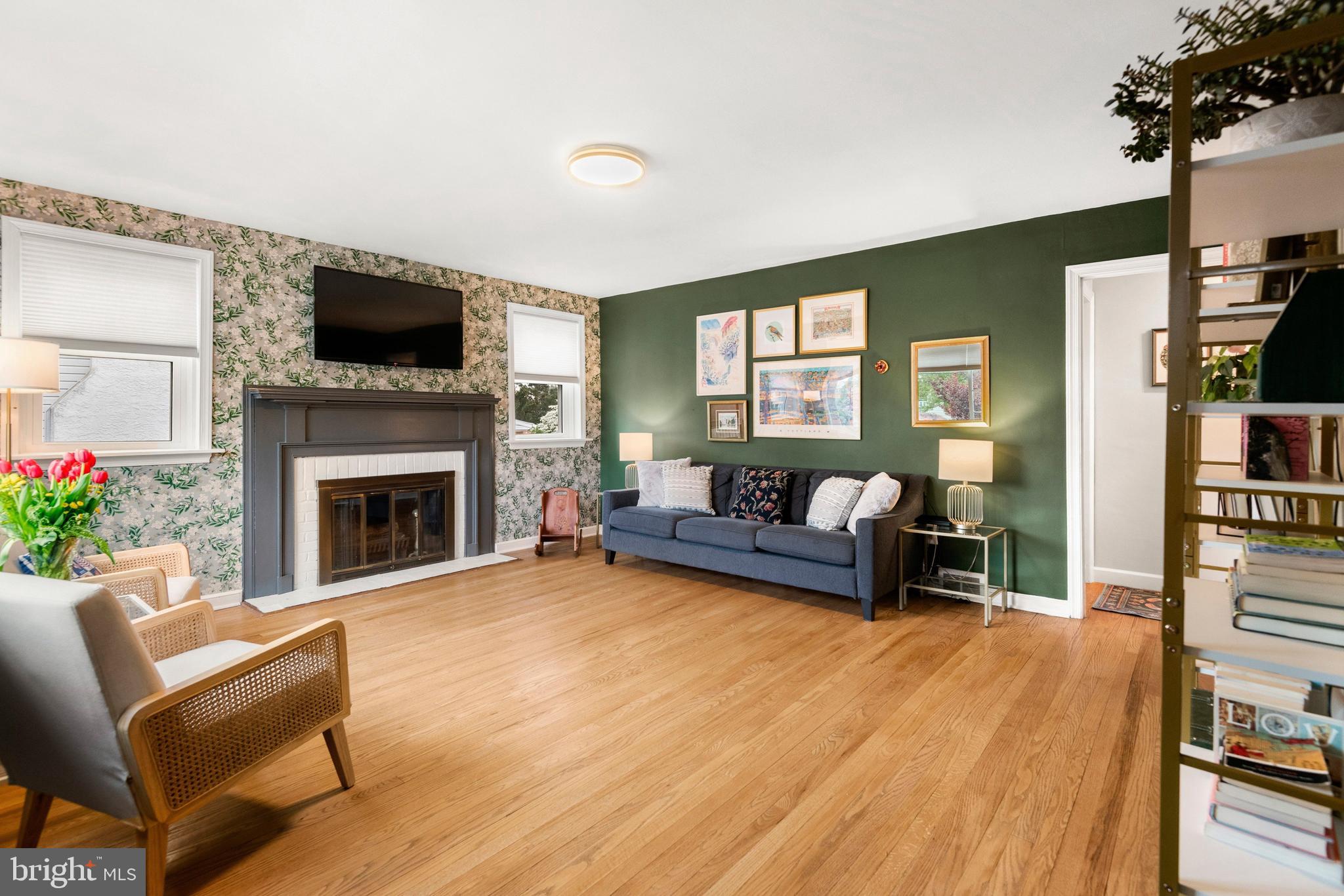 ASTON ARMS - Residential