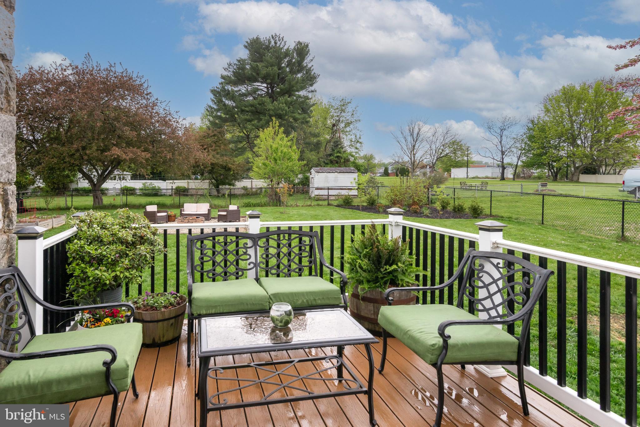 ASTON ARMS - Residential