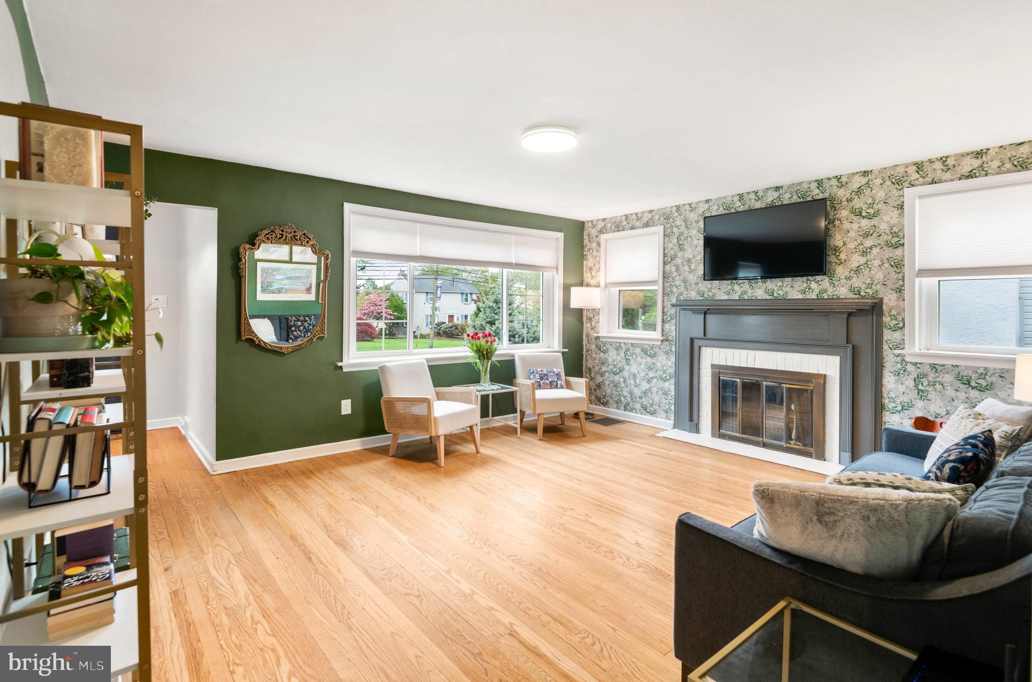 ASTON ARMS - Residential