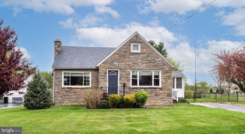 Photo of 214 W Brookhaven Road, BROOKHAVEN, PA 19015 (MLS # PADE2113704)
