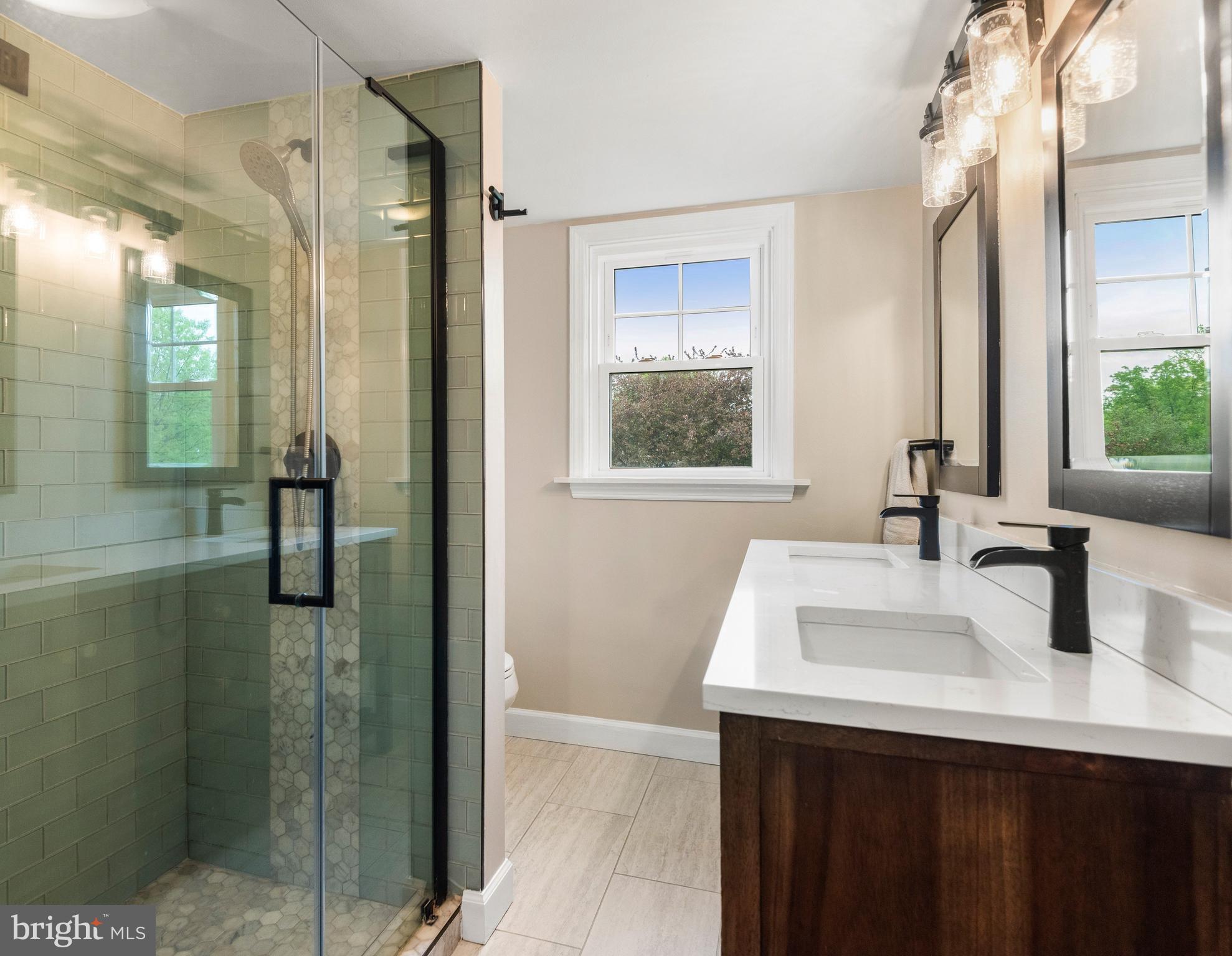 ASTON ARMS - Residential