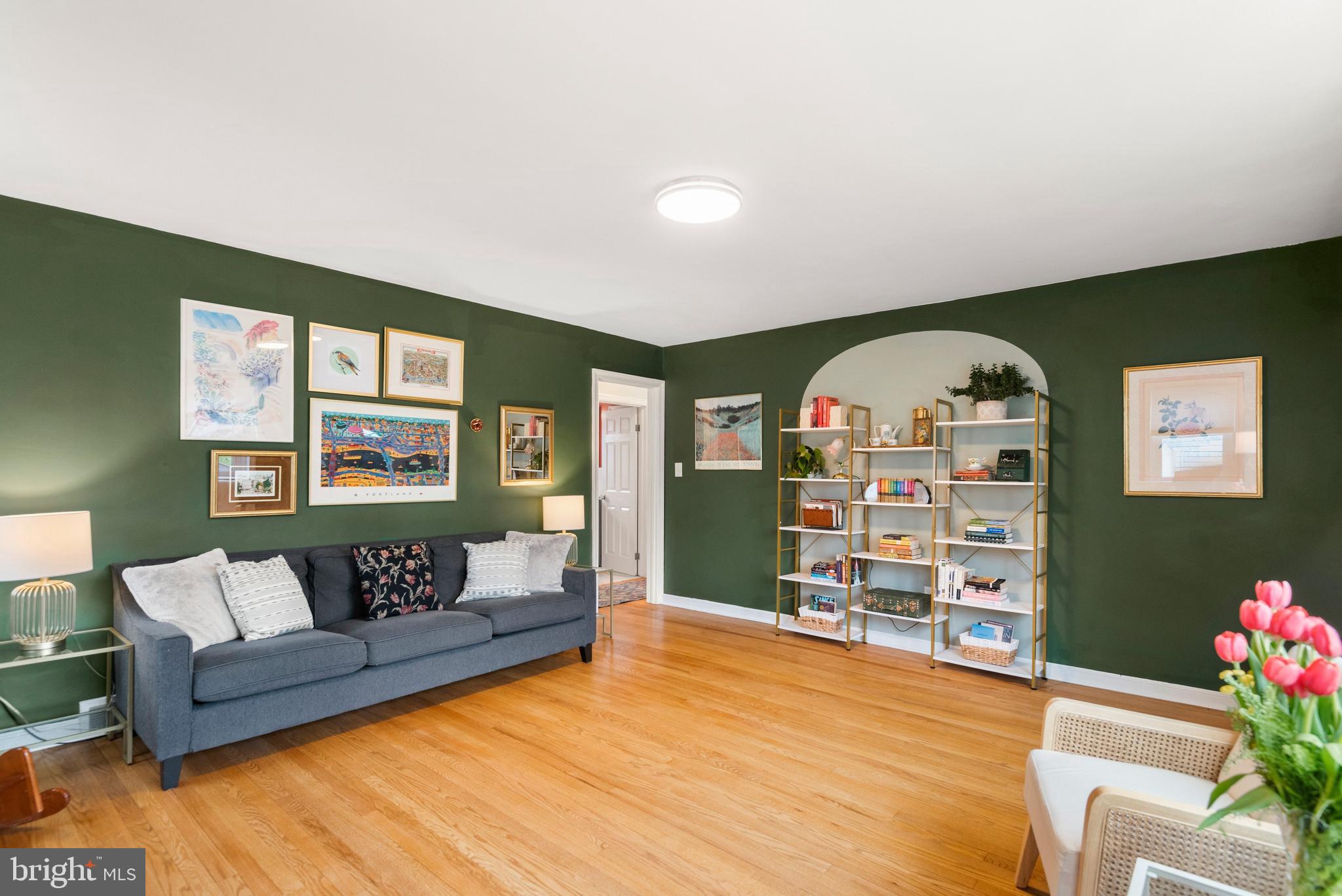 ASTON ARMS - Residential