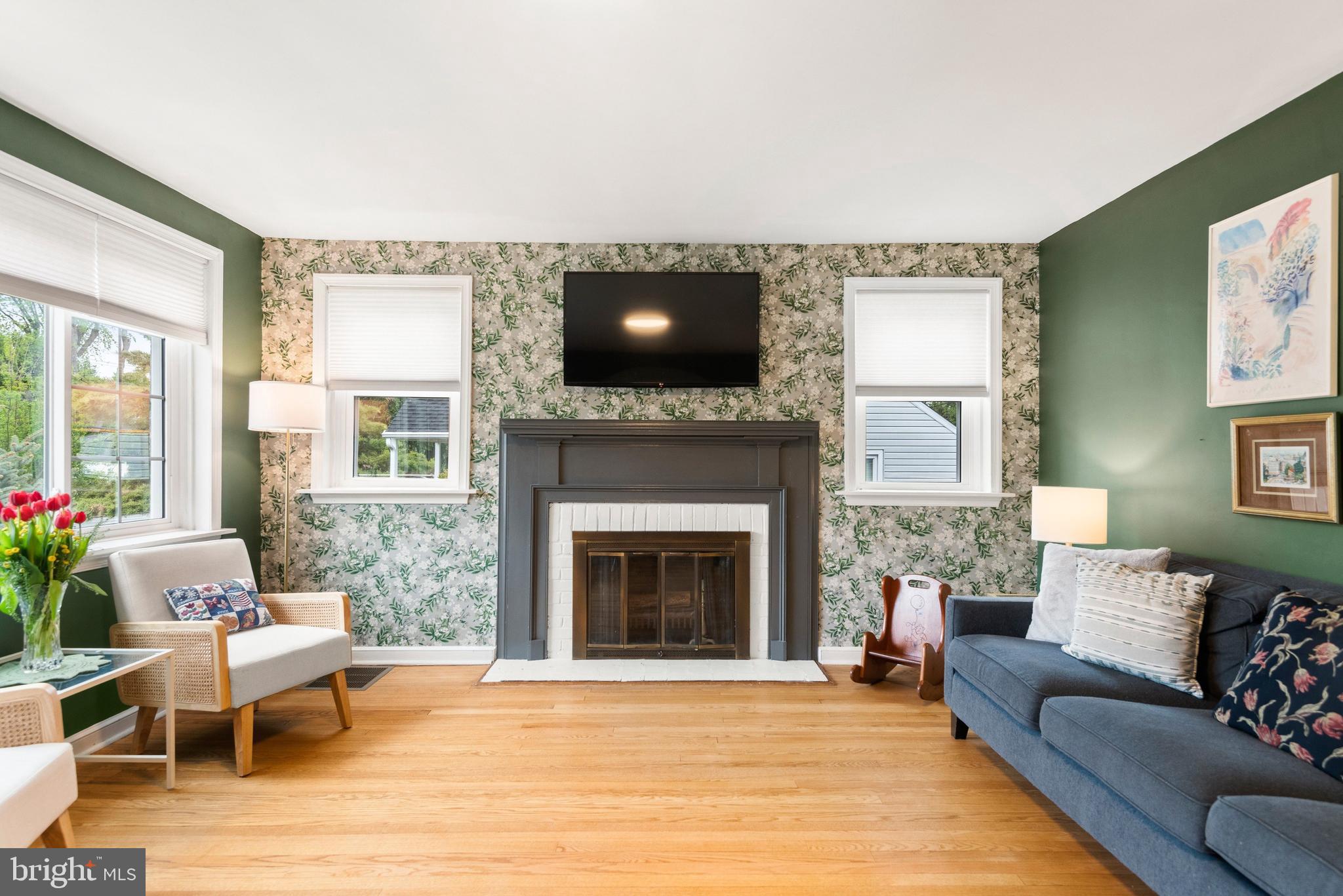 ASTON ARMS - Residential