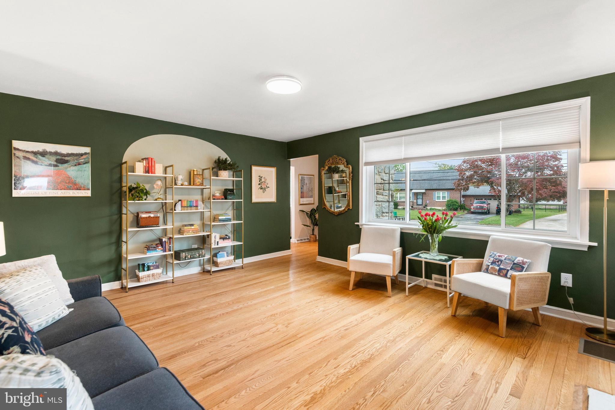 ASTON ARMS - Residential