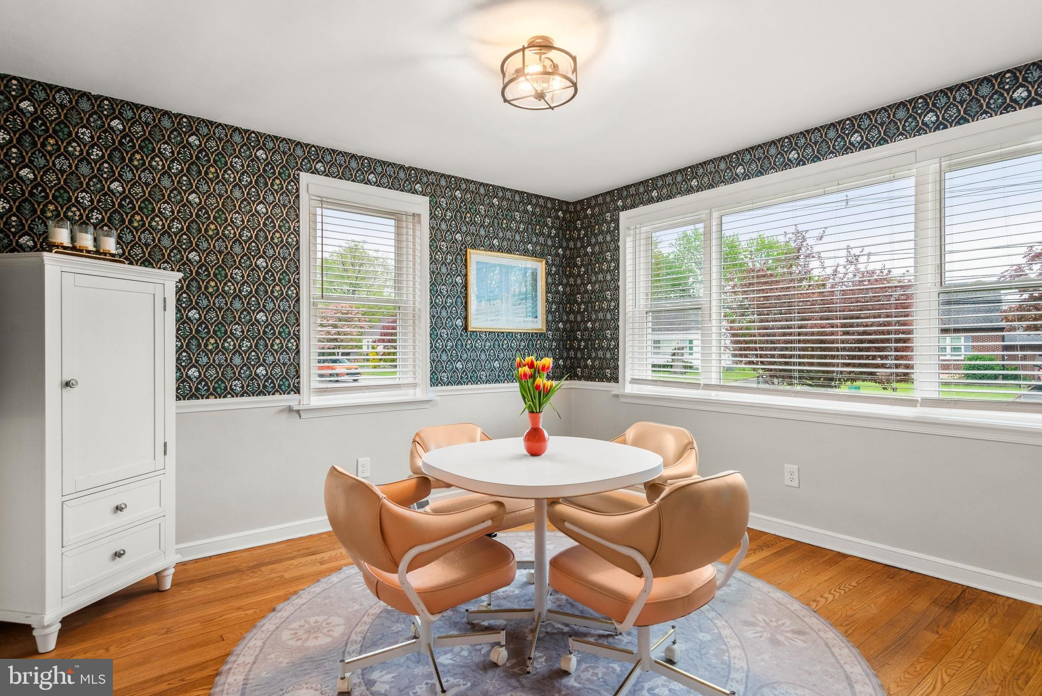 ASTON ARMS - Residential