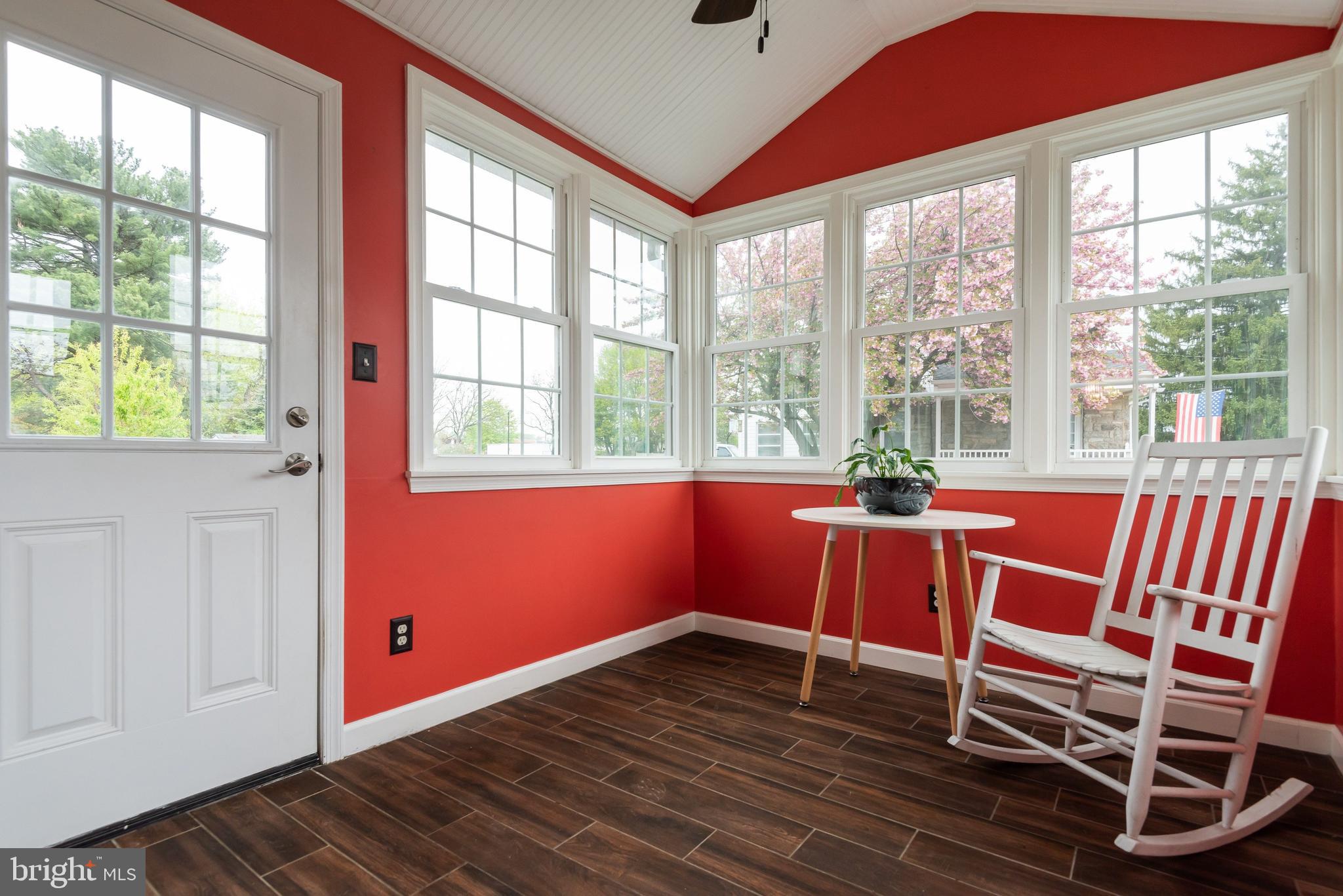 ASTON ARMS - Residential